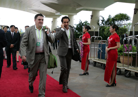 Journalists arrive at the Boao Forum for Asia (BFA) International Conference Center for the BFA Annual Conference 2009 in Boao, south China's Hainan Province, on April 17, 2009. 