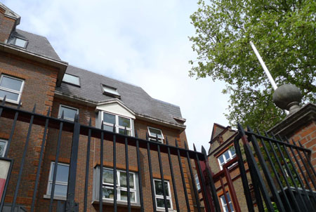 Photo taken on May 6, 2009 shows the South Hampstead High School in London. Five British schools hit by A/H1N1 flu have been temporarily closed up, announced the government's Health Protection Agency on May 5.