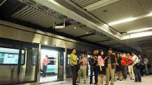 People visit the Ping'anli Station of Beijing Subway Line 4 in Beijing, capital of China, on May 31, 2009. Beijing Subway Line 4 of about 28 kilometers began test operation on May 31. It will be put into use at the end of September.