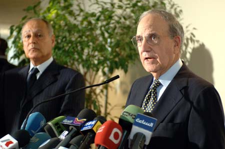 Visiting US peace envoy George Mitchell speaks at a press conference after meeting with the Egyptian Foreign Minister Ahmed Abul Gheit in Cairo, capital of Egypt, on June 11, 2009. 