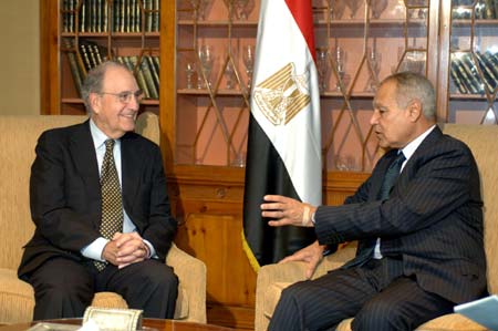 Visiting US peace envoy George Mitchell (L) meets with the Egyptian Foreign Minister Ahmed Abul Gheit in Cairo, capital of Egypt, on June 11, 2009.