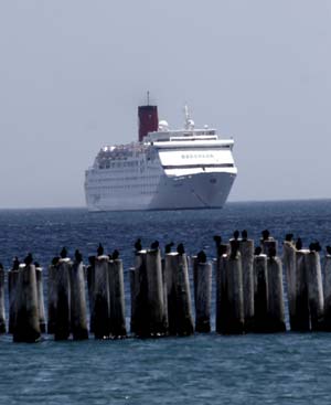 Photo taken on June 17, 2009 shows a Spanish cruise ship named the Ocean Dream docked off the island of Margarita, northeast Venezuela. Venezuela quarantined a cruise ship on Wednesday after three crew members were diagnosed with the A/H1N1 flu virus. The cruise ship is docked off Margarita and the passengers aboard will not be allowed off for a week, Venezuelan officials said.