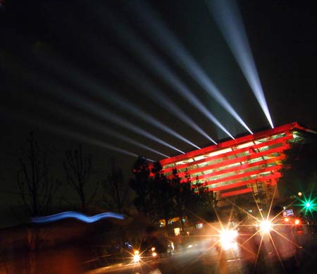 Photo taken on June 22, 2009 shows the lit-up Chinese Pavilion at the Shanghai World Expo 2010 site in Shanghai, east China. The Chinese Pavilion was lit up for trial on Monday night. 