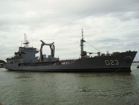 A handout picture from the Brazilian Navy released on June 23, 2009 shows a Brazilian Navy warship on a search mission for debris from Air France Airbus A330 out of the Atlantic Ocean. Brazilian Navy said on Tuesday that the searching work will go on but when it is to end is still unknown.