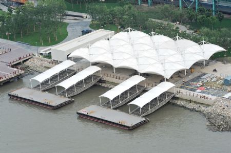 Photo taken on July 4, 2009 shows a dock under construction for the Shanghai 2010 World Expo in Shanghai, east China. The Shanghai 2010 World Expo is to open on May 1, 2010.