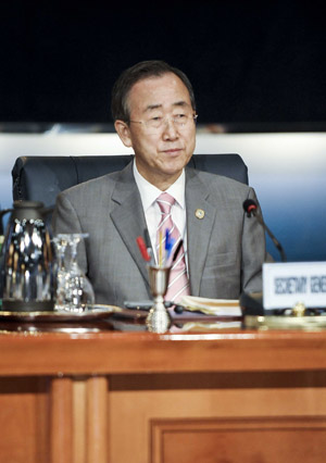 United Nations Secretary-General Ban Ki-moon attends the 15th Non-Aligned Movement (NAM) Summit in the Egyptian Red Sea resort town of Sharm el-Sheikh, July 15, 2009. The 15th NAM Summit opened here Wednesday to seek solidarity among developing countries to tackle major international or regional issues including the ongoing world financial crisis. (Xinhua/Zhang Ning)