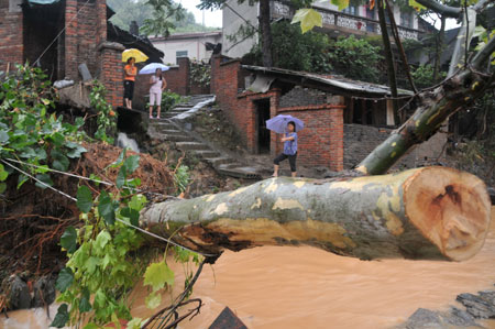 A view of a flooded village in Hongjiang county, Huaihua prefecture, central China's Hunan Province on July 25, 2009.