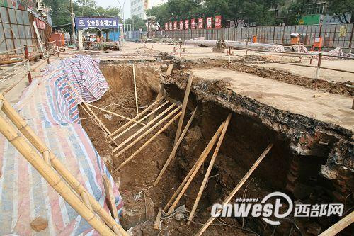 A photo taken on Sunday, August 2, 2009, shows the site of the collapsed subway tunnel under construction in Xi'an, capital of northwest China's Shaanxi Province. Two people were killed in the accident. 
