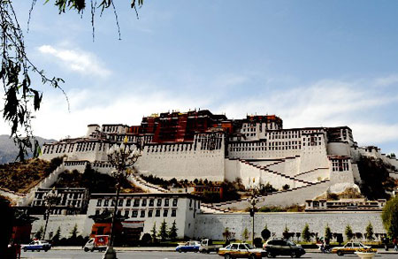 Photo taken on May 2, 2009, shows the exterior of the Potala Palace, Lhasa, capital of southwest China's Tibet Autonomous Region. 