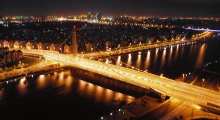 Photo taken on September 22, 2009 shows the night scene of Haihe River in Tianjin, China. 