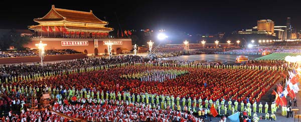 A grand performance is staged in the celebrations for the 60th anniversary of the founding of the People's Republic of China, on the Tian'anmen Square in central Beijing, capital of China, October 1, 2009.