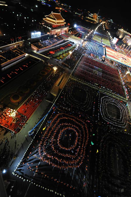 A grand performance is staged in the celebrations for the 60th anniversary of the founding of the People's Republic of China, on the Tian'anmen Square in central Beijing, capital of China, October 1, 2009.