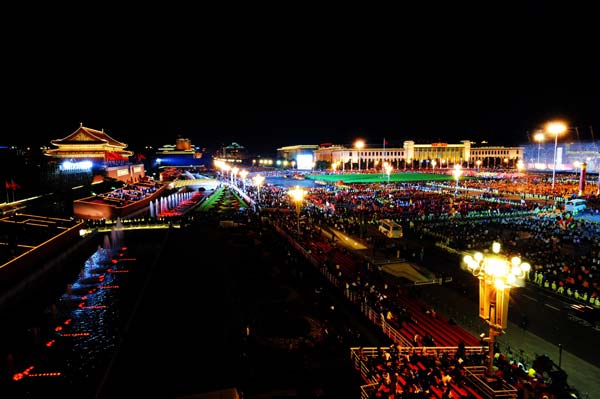 Performers prepare for a grand performance that is to be staged in the celebrations for the 60th anniversary of the founding of the People's Republic of China, on the Tian'anmen Square in central Beijing, capital of China, October 1, 2009.