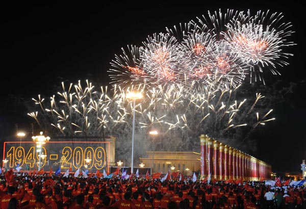 Fireworks explode over the Tian'anmen Square in central Beijing during a grand gala marking the 60th anniversary of the founding of the People's Republic of China, October 1, 2009. 