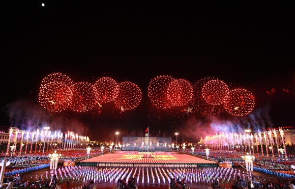 Fireworks are seen during a grand evening gala celebrating the 60th anniversary of the founding of the People's Republic of China, on the Tian'anmen Square in Beijing, capital of China, October 1, 2009.