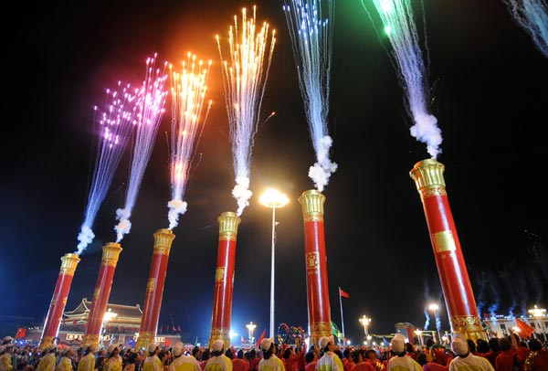 Fireworks are seen in the grand gala for the 60th anniversary of the founding of the People&apos;s Republic of China, on the Tian&apos;anmen Square in central Beijing, capital of China, October 1, 2009.