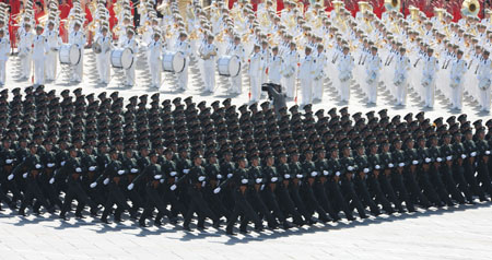 The march-past of a parade starts in the celebrations for the 60th anniversary of the founding of the People's Republic of China, in central Beijing, capital of China, Oct. 1, 2009. (Xinhua/Yang Lei)