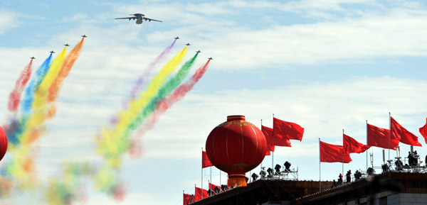 The leading formation of planes fly over the Tian&apos;anmen Square in the celebrations for the 60th anniversary of the founding of the People&apos;s Republic of China, in central Beijing, capital of China, Oct. 1, 2009.(Xinhua/Jin Liangkuai)
