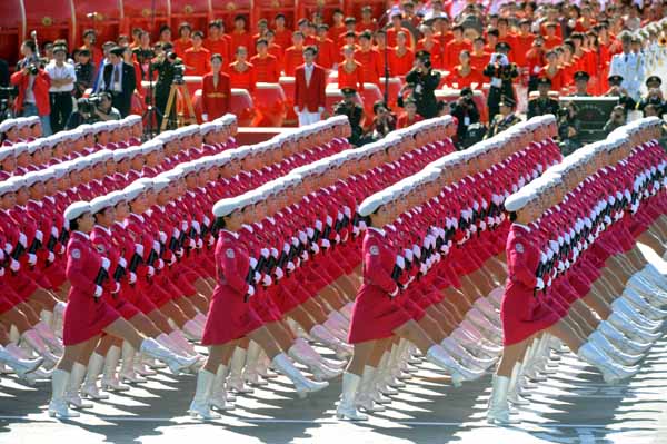 Militiawomen receive inspection in a parade of the celebrations for the 60th anniversary of the founding of the People's Republic of China, on Chang'an Street in central Beijing, capital of China, Oct. 1, 2009. (Xinhua/Li Ga)