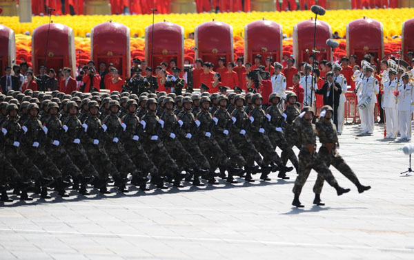 Infantry soldiers receive inspection in a parade of the celebrations for the 60th anniversary of the founding of the People&apos;s Republic of China, on Chang&apos;an Street in central Beijing, capital of China, Oct. 1, 2009. (Xinhua/Chen Xiaowei)