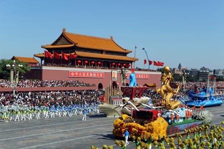 The float of northeast China&apos;s Heilongjiang Province takes part in the celebrations for the 60th anniversary of the founding of the People&apos;s Republic of China, in Beijing, capital of China, Oct. 1, 2009. (Xinhua/Chen Shugen)