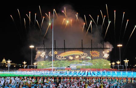 Fireworks are seen over the Tian&apos;anmen Square during the grand gala celebrating the 60th anniversary of the founding of the People&apos;s Republic of China, in central Beijing, capital of China, October 1, 2009.