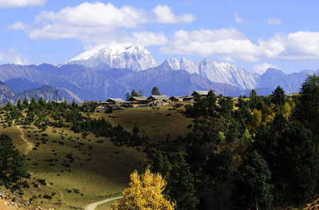 Picture taken on October 23, 2009 shows a view of Shangri-la, southwest China's Yunnan Province.