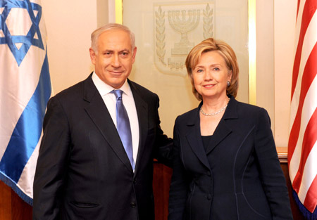 Photo obtained from the Israeli Government Press Office by Xinhua shows Israeli Prime Minister Benjamin Netanyahu (L) meeting with US Secretary of State Hillary Clinton in Jerusalem, October 31, 2009. 