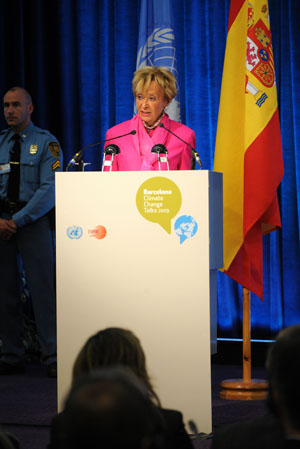 Maria Teresa Fernandez de la Vega, First Deputy Prime Minister of Spain, addresses the latest round of UN climate change talks in Barcelona, Spain, November 2, 2009. 