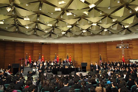 US President Barack Obama delivers a speech at a dialogue with Chinese youth at the Shanghai Science and Technology Museum during his four-day state visit to China, November 16, 2009.