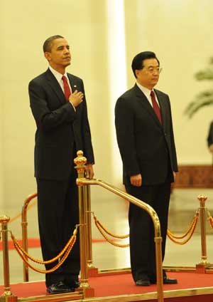 Chinese President Hu Jintao holds a welcome ceremony for visiting US President Barack Obama at the Great Hall of the People in Beijing on November 17, 2009. 