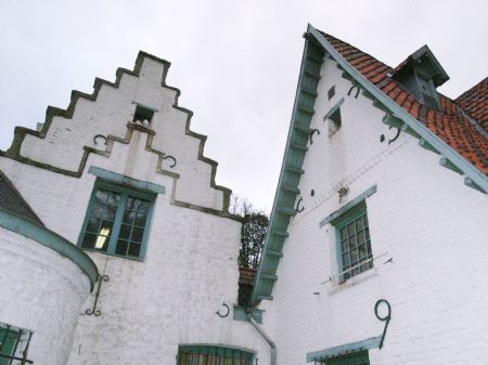 These are some of the traditional old buildings on the outskirts of Brussels. I took the picture on November 5, 2009. 