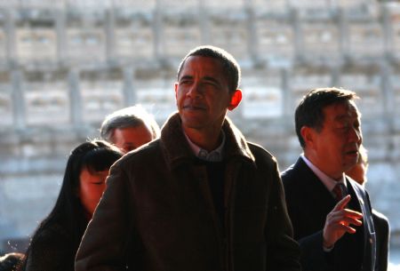 US President Barack Obama visits the Forbidden City in Beijing on November 17, 2009.