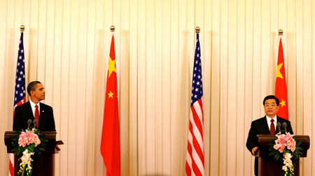Chinese President Hu Jintao holds a press conference with visiting US President Barack Obama following their official talks at the Great Hall of the People in Beijing on November 17, 2009.