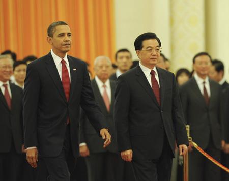 Chinese President Hu Jintao holds a welcome ceremony for visiting U.S. President Barack Obama at the Great Hall of the People in Beijing on Nov. 17, 2009.(Xinhua/Li Tao)