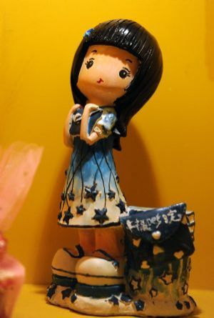 The photo taken on October 4, 2009 by Guo Xinxuan shows the doll she painted with her friend, in Taiyuan city, capital of north China's Shanxi Province. 