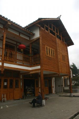 The photo I took on October 27, 2009 shows a building of residents of Bouyei ethnic group in Pianpo Village in Guiyang, southwest China's Guizhou Province. 