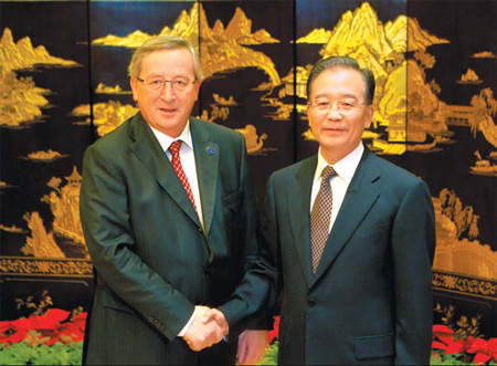 Chinese Premier Wen Jiabao met with Euro Group President and Luxembourg Prime Minister Jean-Claude Juncker in Nanjing on Sunday, November 29, 2009. 