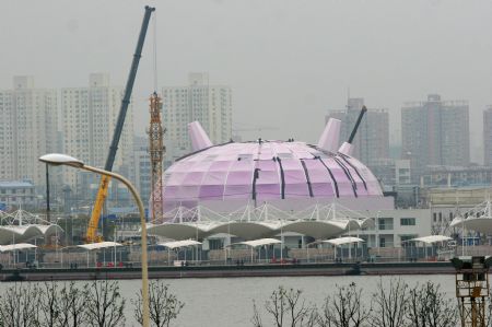 Photo taken on November 29, 2009 shows a building site of the 2010 Shanghai World Expo in Shanghai, east China. Most of the pavilions are taking on a dashing look with the coming of the 2010 Shanghai World Expo, which will fall in May of next year.