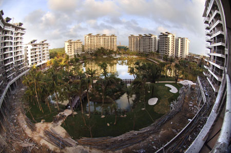 Photo taken on December 2009 shows the panorama of a construction site of a tourist resort in Qionghai of south China's Hainan Province.