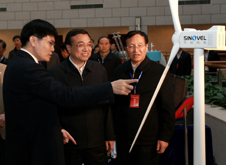 Vice Premier Li Keqiang Thursday underscored the development of energy-saving industries and pushing for advancement in optimization of energy structure to ensure the country's energy supply and safety.