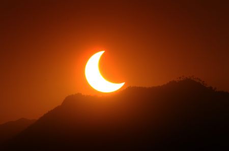 A partial eclipse of sun is seen in Fuzhou, capital of southeast China&apos;s Fujian Province, Jan. 15, 2010.