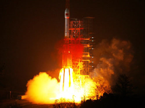 China successfully launched an orbiter into space from the Xichang Satellite Launch Center in southwestern Sichuan province at about 0:12 a.m. Beijing Time on Sunday. [Xinhua] 