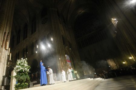 A mass for the victims of the Haiti earthquake is held at the Notre Dame de Paris on January 16, 2010.