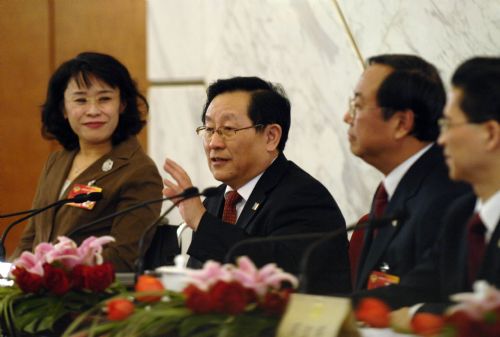 Wan Gang (2nd, L), vice-chairperson of the 11th National Committee of the Chinese People's Political Consultative Conference (CPPCC), speaks during a news conference held by the Third Session of the 11th National Committee of the CPPCC on the 2010 Shanghai World Expo in Beijing, capital of China, March 8, 2010.