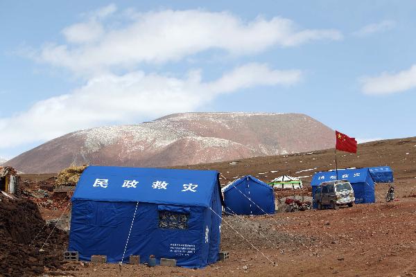 Photo taken on April 22, 2010 shows the tent area in the quake-hit Tibetan Autonomous Prefecture of Yushu, northwest China's Qinghai Province.