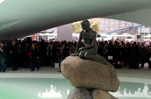 Denmark's iconic 'Little Mermaid' statue attracts focus from visitors at the Denmark Pavilion in the World Expo Park in Shanghai, east China, on April 25, 2010. 