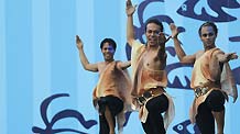 Actors from New Zealand perform dance in the World Expo Park in Shanghai, east China, on May 5, 2010.