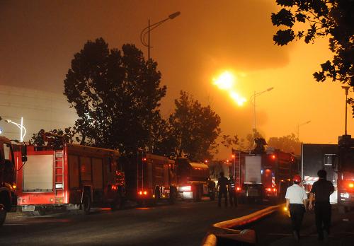 Blasts hit two oil pipelines in Dalian, a port city in northeast China's Liaoning province, July 16, 2010.[Xinhua] 