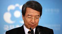 South Korean Prime Minister Chung Un-chan speaks during a news conference in Seoul, South Korea, July 29, 2010.